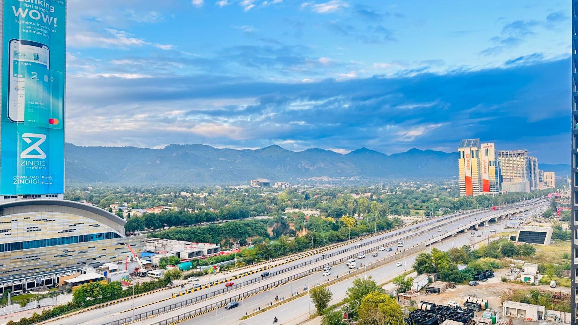 HIGH RISE EXECUTIVE APARTMENTS FACING CENTAURUS MALL ISLAMABAD ≡ Islamabad,  Pakistan ≡ Lowest Booking Rates For High Rise Executive Apartments Facing  Centaurus Mall Islamabad in Islamabad, Photos